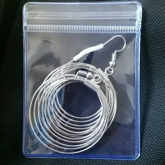 NWT EARFLEEK EARRINGS + TEMPORARY TATTOOS - Picture 2 of 4